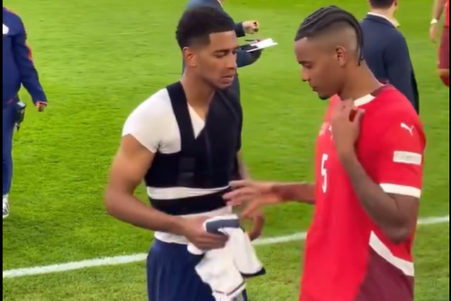 Vídeo: Bellingham confortou Akanji após penálti falhado