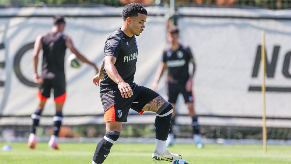 Oficial: V. Guimarães confirma regresso de Kaio César