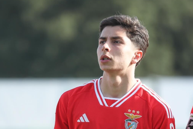 Benfica segura José Melro e afasta-o do Barcelona