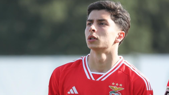 Benfica segura José Melro e afasta-o do Barcelona