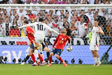 Cucurella comenta mão polémica e atira: «Kroos também poderia ter sido expulso...»