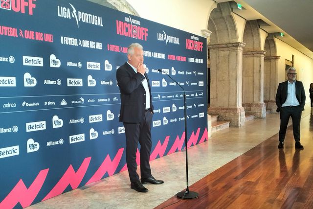 FC Porto: Jorge Costa suspenso por 15 dias