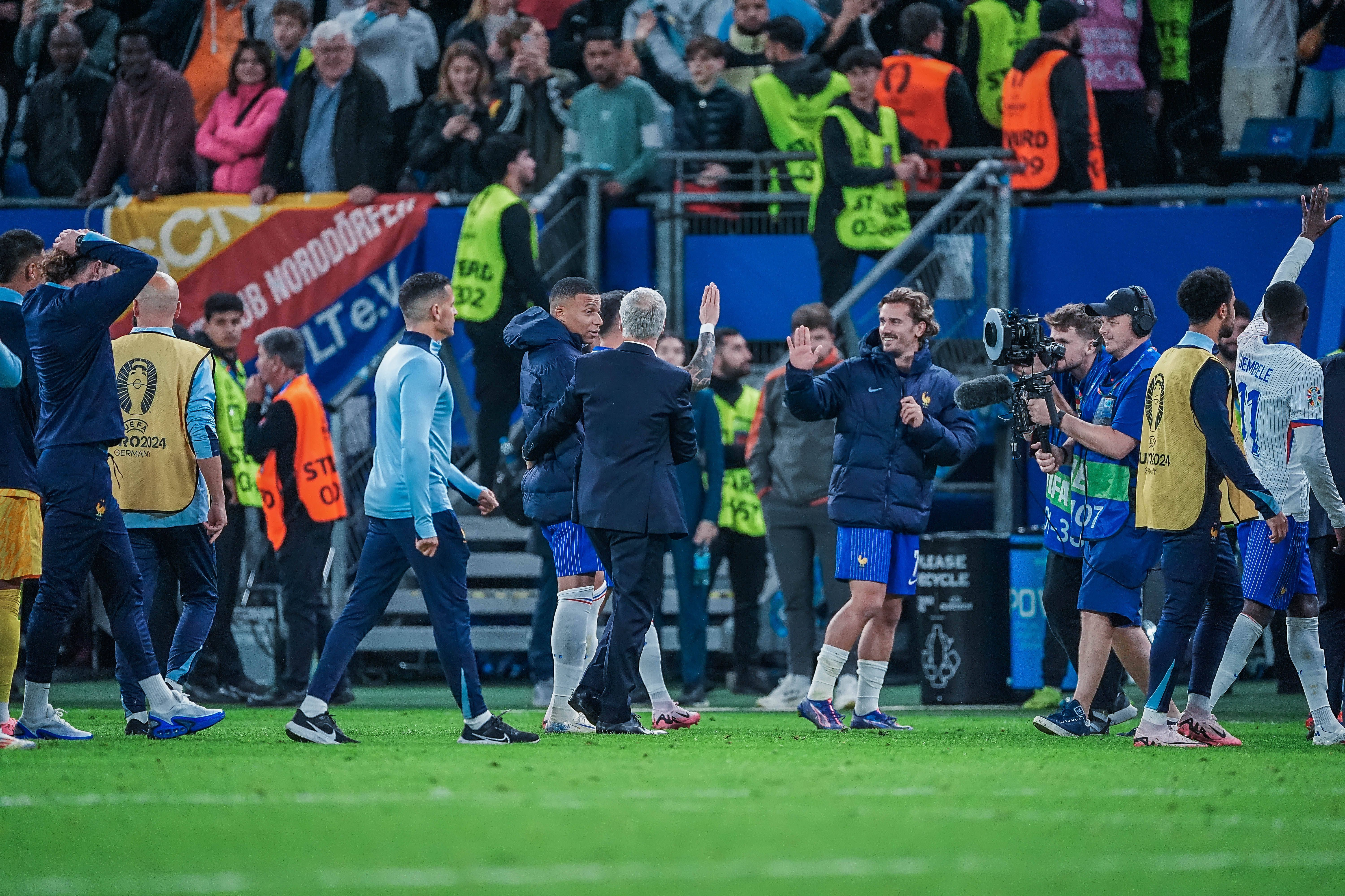 Fofana defende Mbappé e Griezmann: «Estão suficientemente bem para estarmos na meia-final»