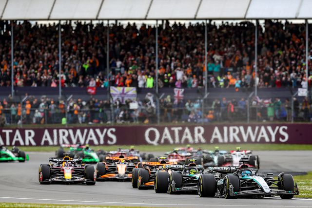 F1: Hamilton vence em Silverstone, Verstappen 'sobrevive' e acaba em 2.º