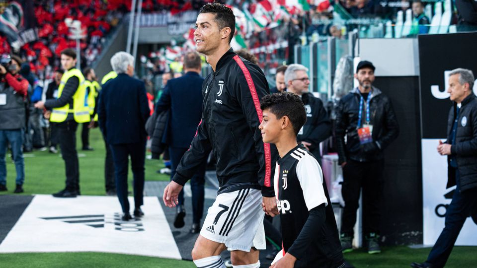 «Ronaldo quer jogar com o filho e é por isso que não desiste»