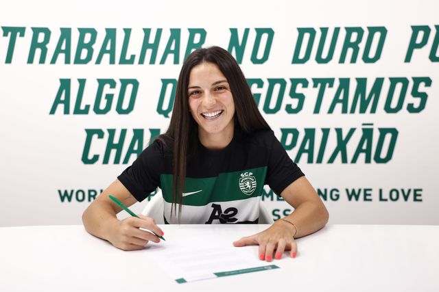 Beatriz Fonseca assina pelo Sporting