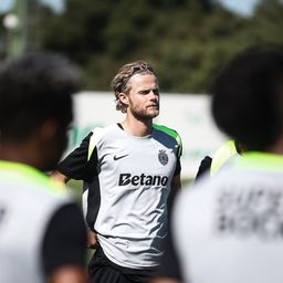 Sporting já tem internacionais a treinar em dia de festa