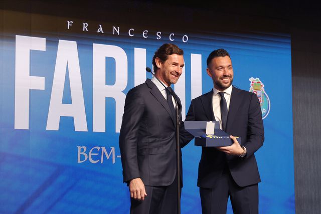 Villas-Boas ao lado de Farioli (Foto: Catarina Morais/Kapta+)