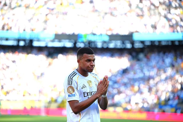 Mbappé utilizou Inteligência Artificial... para encher o estádio