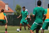 Plantel tondelense treinou de manhã antes de seguir viagem (Foto: CD Tondela)