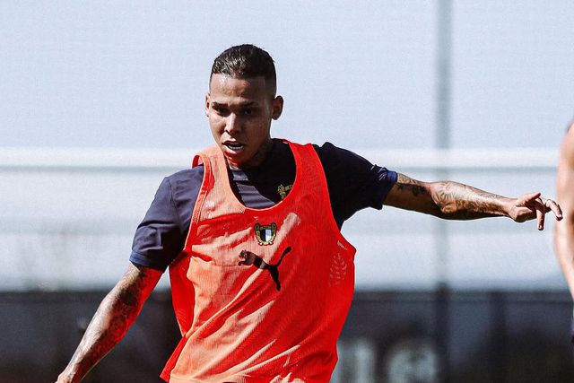 Gustavo Garcia em ação no primeiro treino com as cores do Famalicão (Foto: FC Famalicão)