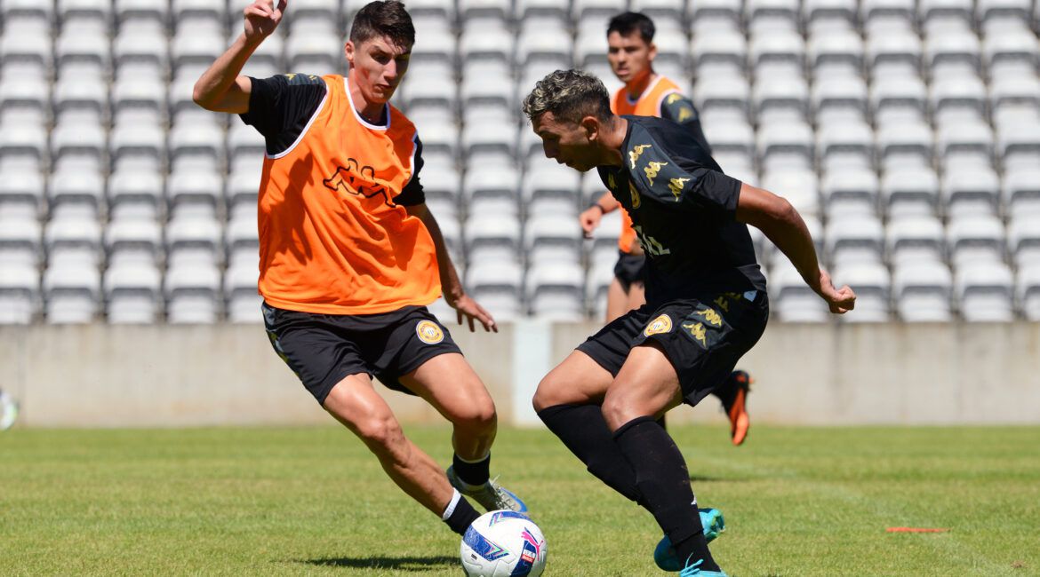 Nacional defronta Sporting em Alcochete