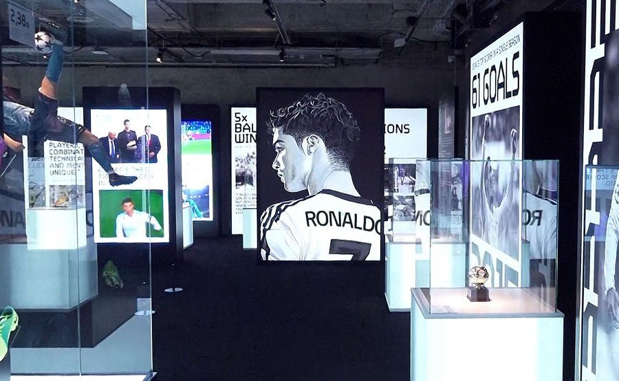 Loucura na inauguração do museu de Cristiano Ronaldo na Ásia