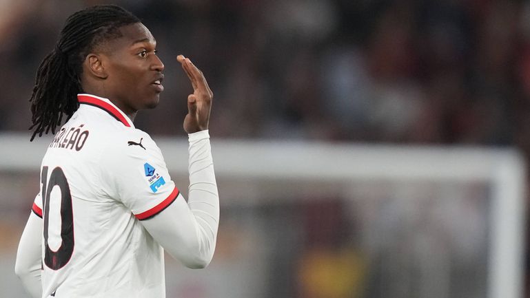 Allegri acredita em Rafael Leão: «Tem todas as condições para ter sucesso»