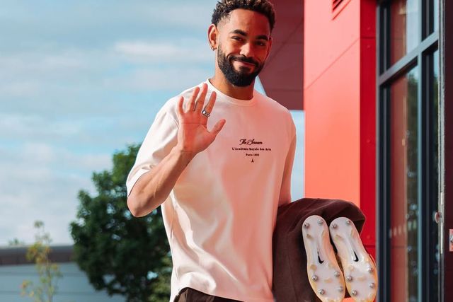 Fotos: reforços apresentaram-se no primeiro dia do novo Man. Utd 