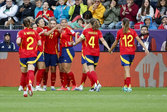 Goleada da Espanha obriga Portugal a pontuar contra a Itália