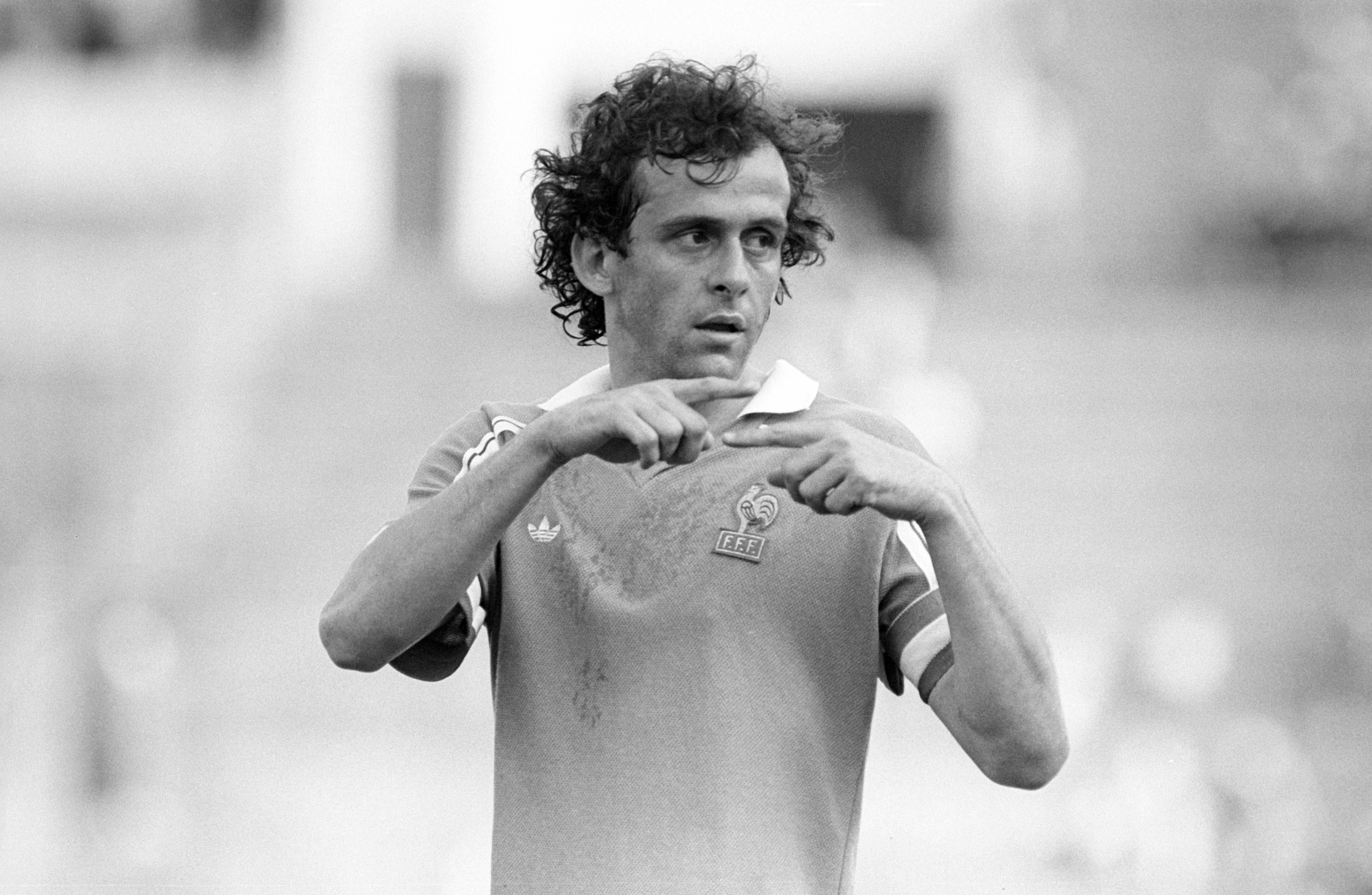 7. Michel Platini (França) - 12 golos em 8 jogos