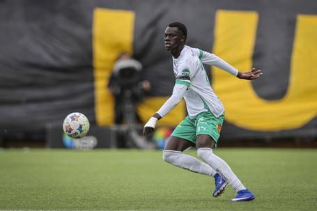 Mame Niang, de 20 anos, vai jogar de dragão ao peito - Foto: Imago
