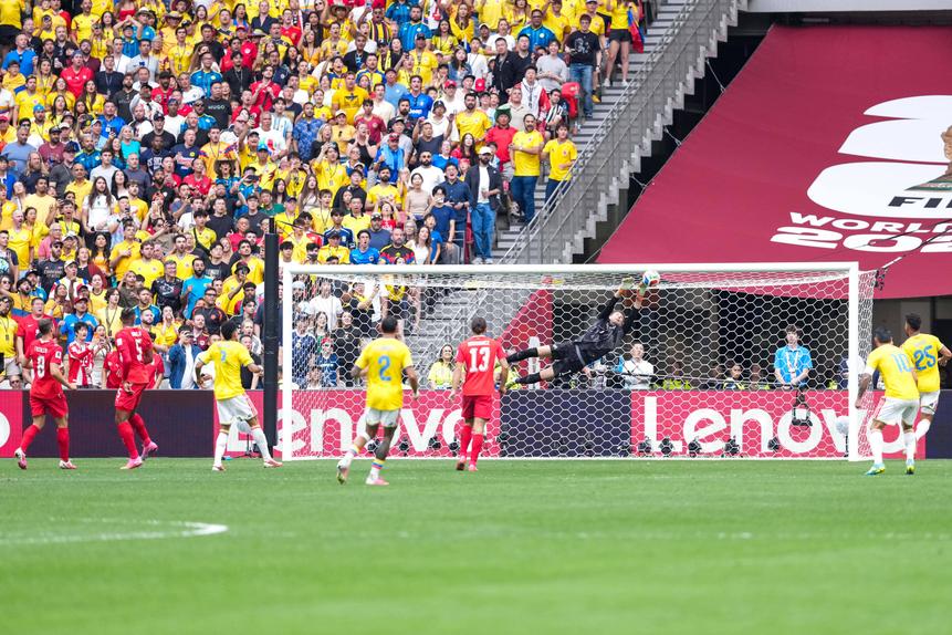 Que grande exibição, Kobel - Foto: IMAGO