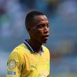 Divine Lunga, lateral-esquerdo de 31 anos do Zimbabué e dos sul-africanos do Mamelodi Sundowns