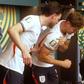 Tuchel caiu que nem um patinho: Stones parecia ter lesão num ombro até que...  (vídeo)