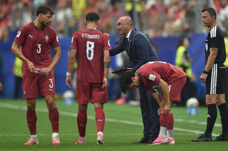 Roberto Martínez dá indicações no Espanha-Portugal. Foto MIGUEL NUNES