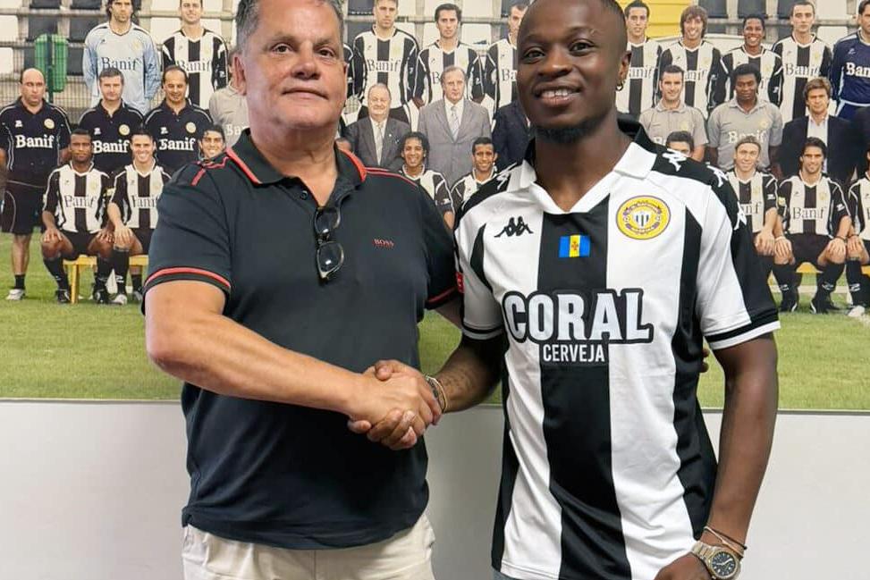 Rui Alves, presidente do Nacional, e Danel Dongmo. -Foto: CD NACIONAL