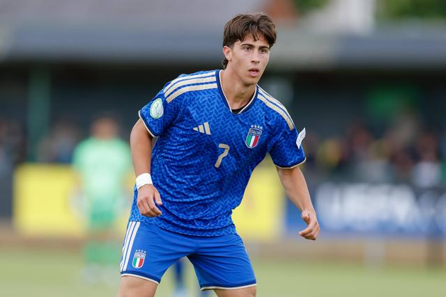 Federico Coletta, internacional sub-19 por Itália e jogador do Benfica B