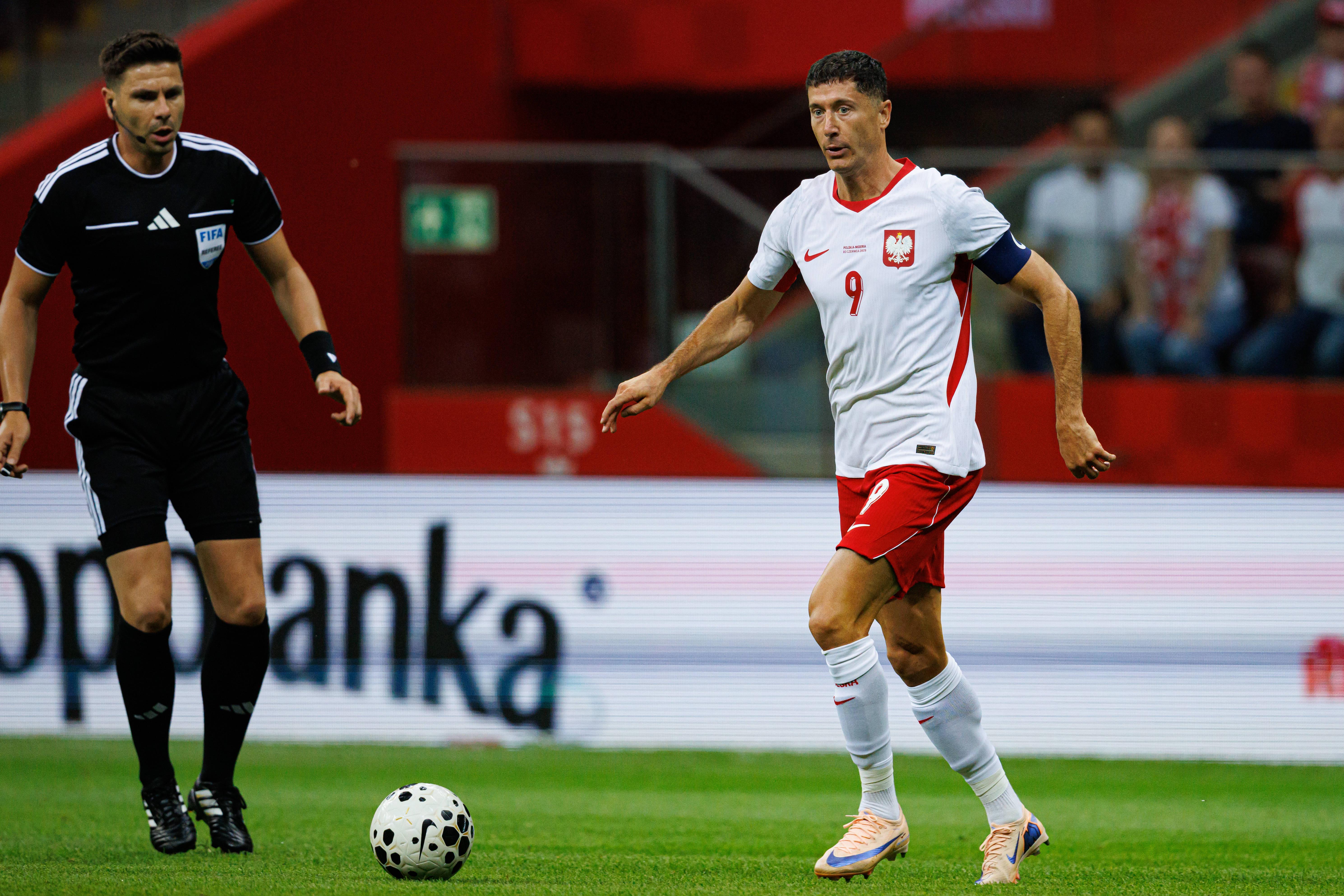 12. Robert Lewandowski (Polónia) - 12 golos em 7 jogos