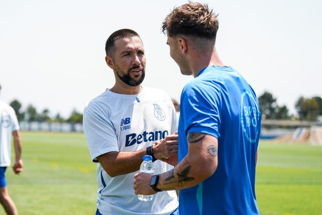 Francesco Farioli com Pietuszewski no Olival - Foto: FC Porto