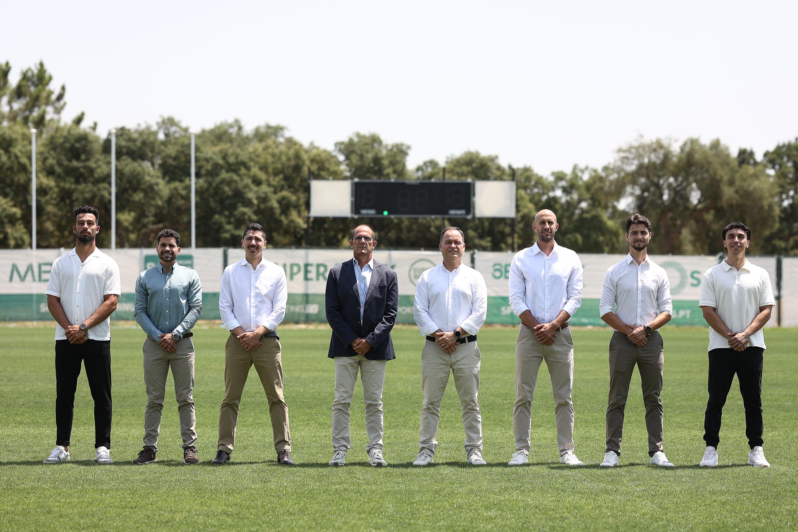 Nova equipa técnica dos sub-19 leoninos - Foto: SPORTING CP