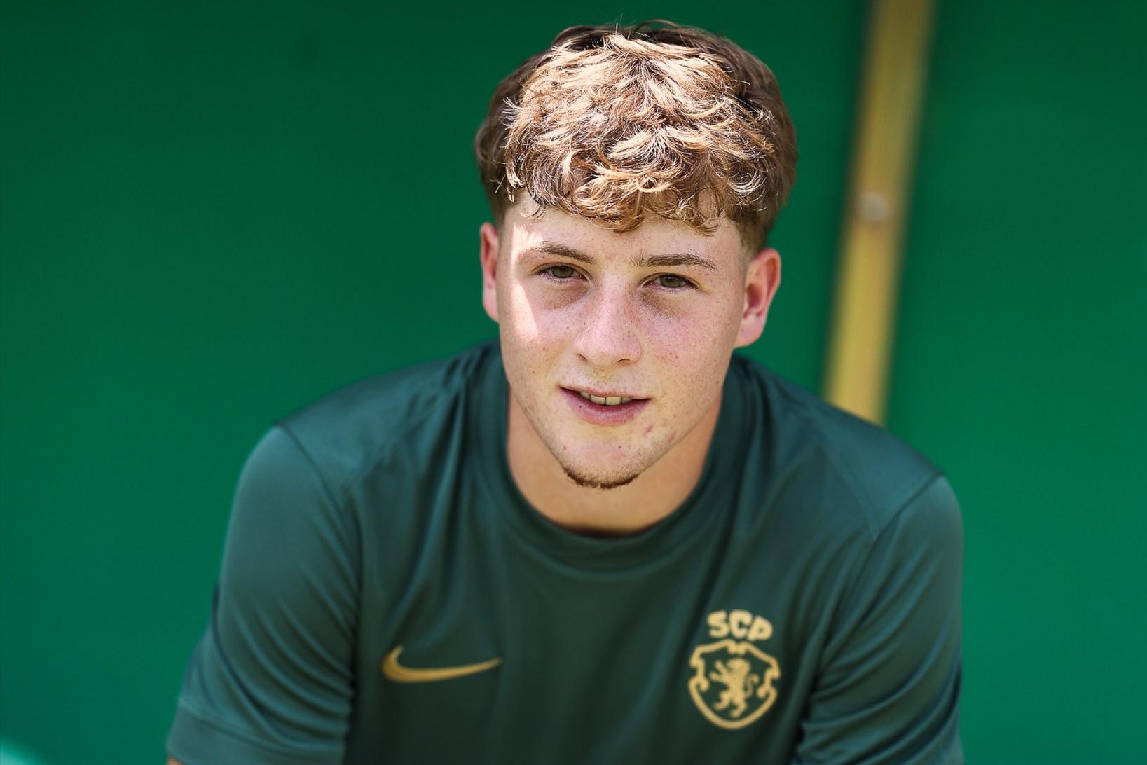 Rodrigo Rodrigues já equipado à leão - Foto: SPORTING CP
