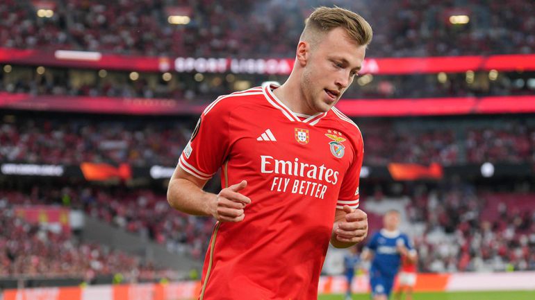 Benfica negoceia Tengstedt para Itália