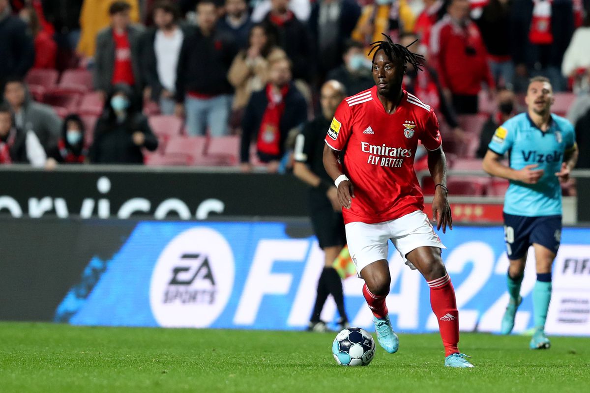 VÍDEO: médio do Benfica prepara regresso à ação