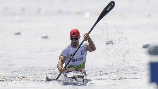 Canoagem: Fernando Pimenta avança para as 'meias' em K1 1000m