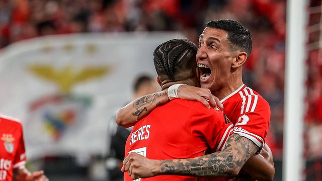 «Neres? Se Roger Schmidt o gerir como na época passada vai ter problemas...»