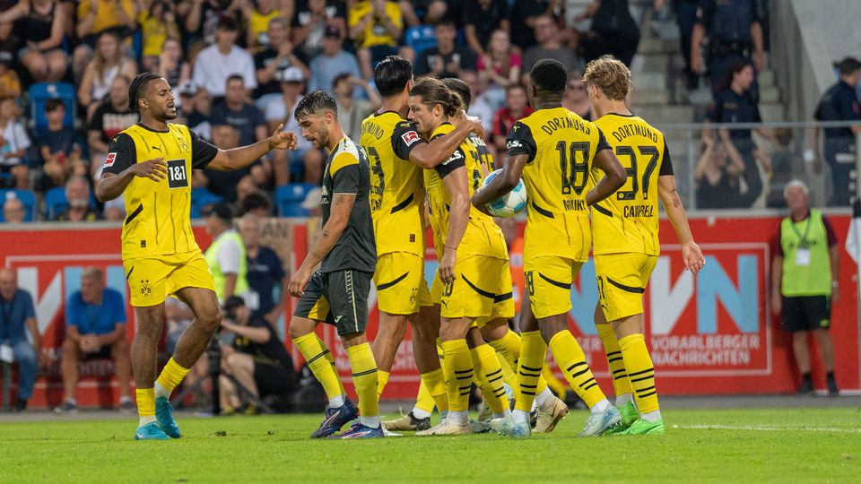 Borussia Dortmund lança novo equipamento e cor surpreende (fotos)