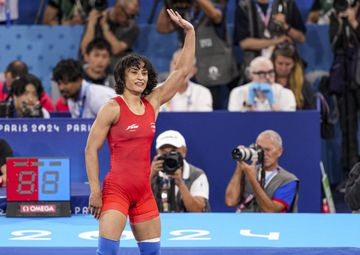 100 gramas desqualificaram lutadora indiana do combate pela medalha de ouro