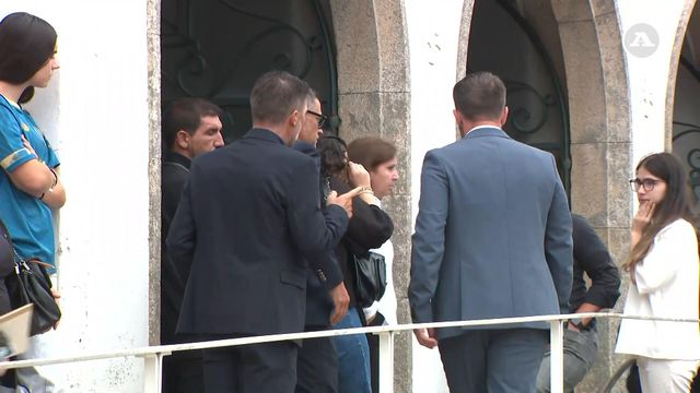 Várias figuras do futebol no funeral de Jorge Costa