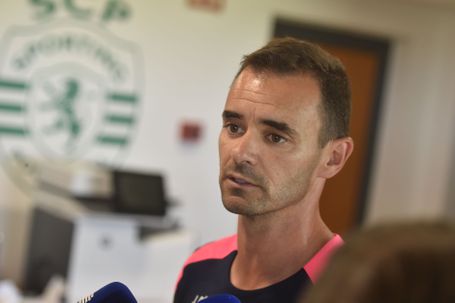 João Gião, treinador dos 'bês', vai orientar a equipa leonina na Youth League - Foto: Miguel Nunes