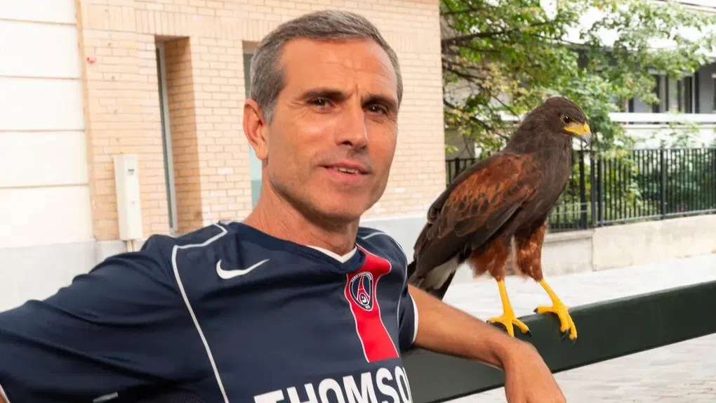 Pauleta serviu de modelo na apresentação da camisola dos franceses