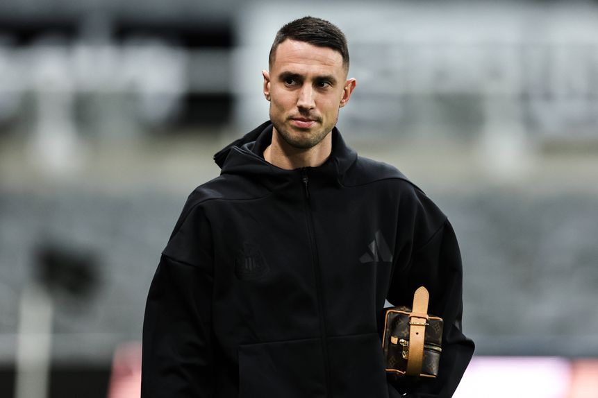 Odysseas Vlachodimos não tem espaço no plantel de Eddie Howe