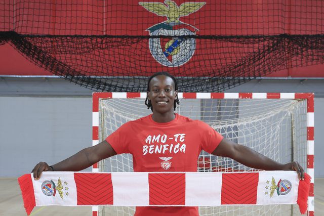 Stiven Valencia renova pelo Benfica