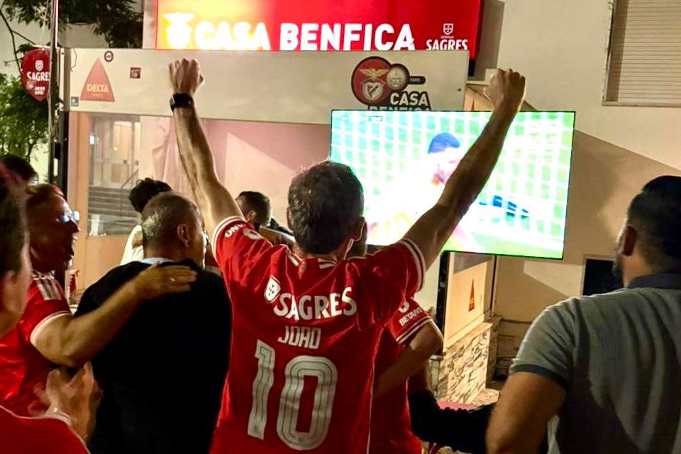João Noronha Lopes assistiu ao jogo com o Nice na casa do Benfica de Faro