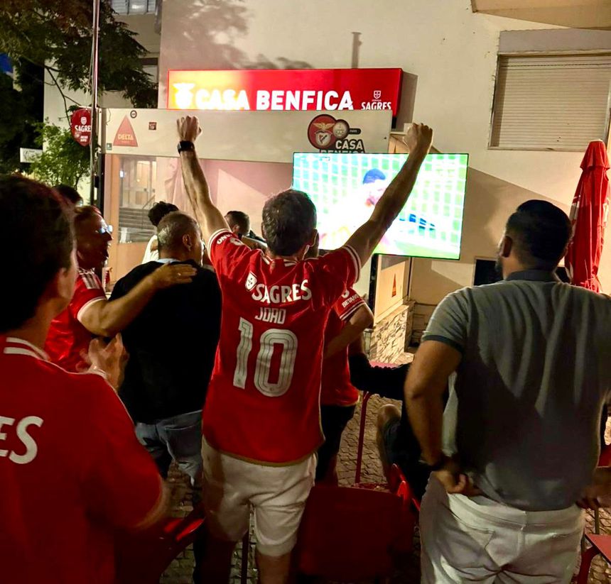 João Noronha Lopes assistiu ao jogo com o Nice na casa do Benfica de Faro