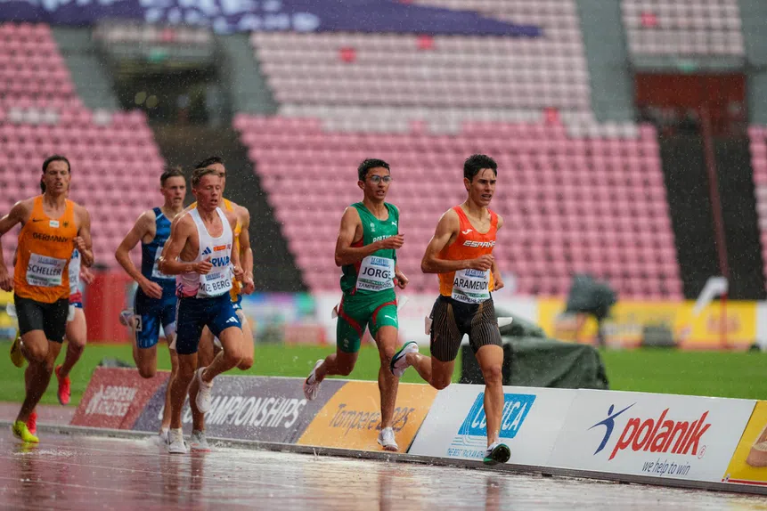 Tiago Jorge corre na chuva e vence!