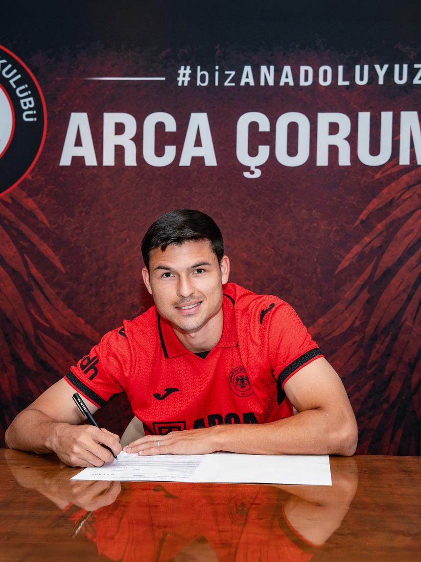 Jesús Ramírez assinou por 3 épocas com outra de opção. - Foto: Corum FK