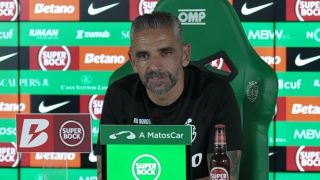 «Tivemos de ir comprar senão não tínhamos jogadores»