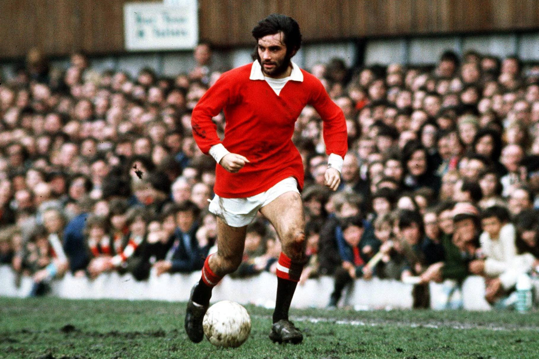 Coube a George Best, um dos melhores jogadores do Man. United, tentar transformar o primeiro penálti num desempate da marca dos 11 metros - Foto: IMAGO