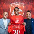 Vinícius Lopes prolongou a ligação ao Santa Clara até 2029. -Foto: SANTA CLARA